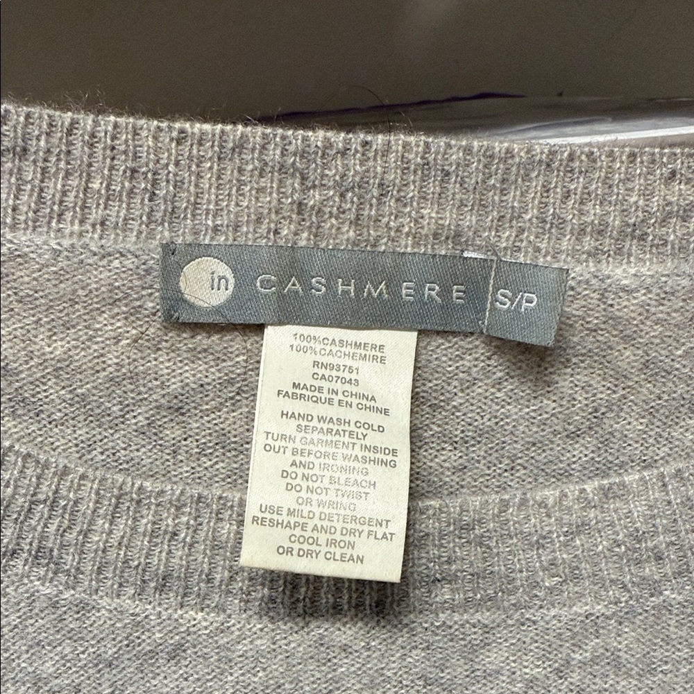 InCashmere Light Gray Sweater